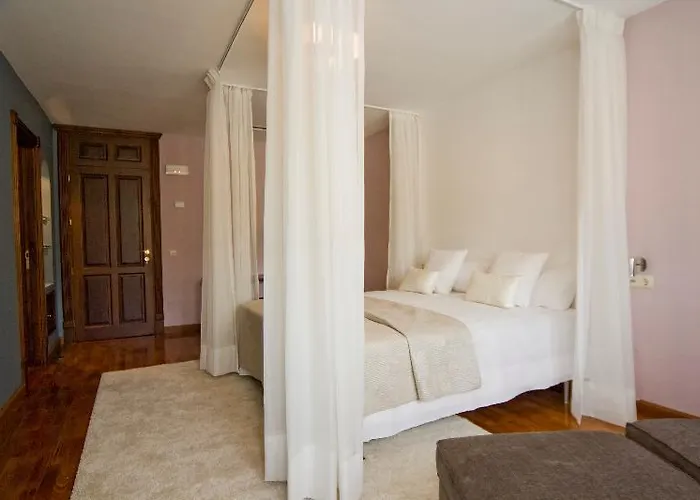 Bypillow Lorena Adults Recommended 2* Málaga